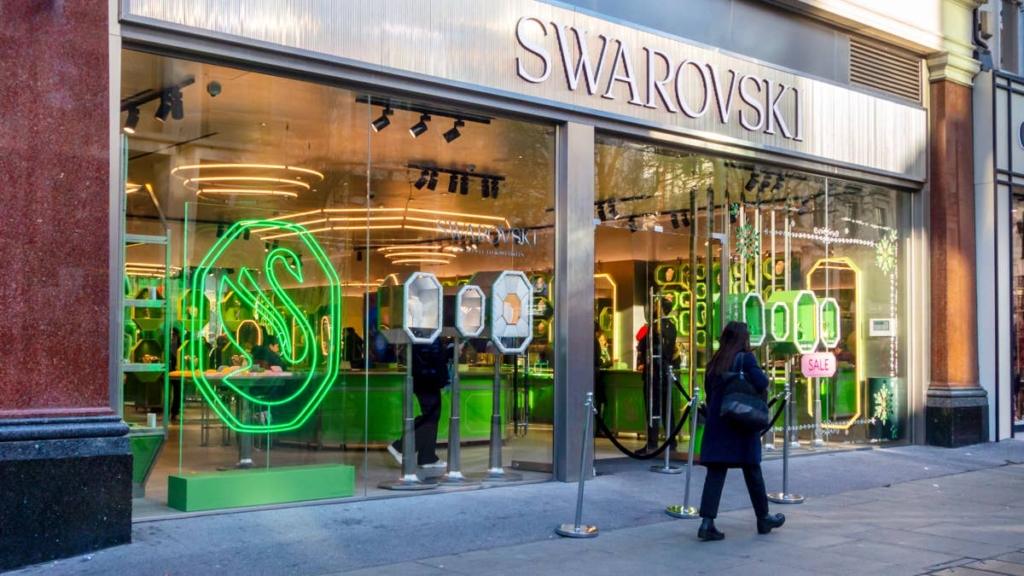 2 major jewelry brands close hundreds of stores in key market
